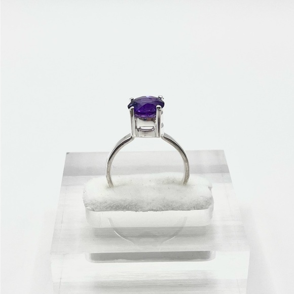 1.25 CT Natural Amethyst Round Brilliant Solitaire Sterling Silver Ring - Picture 2 of 3